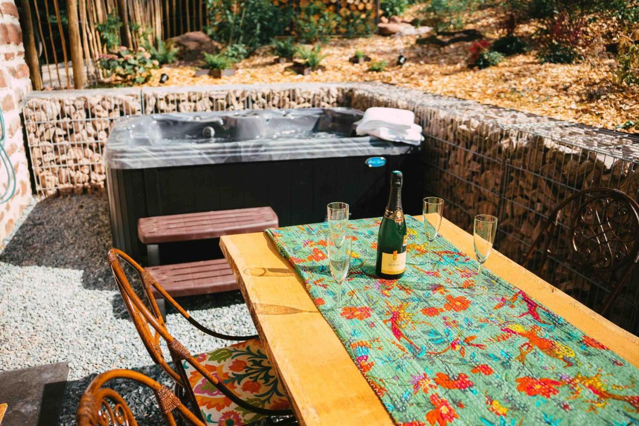 Le Grand Petit Prince - Domaine De Charme - Jacuzzis Privatifs Гебвиллер Экстерьер фото
